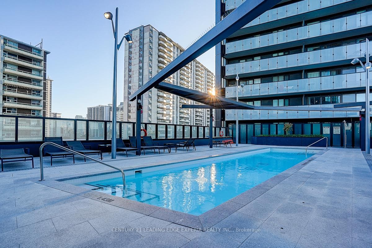 585 Bloor Street Unit 1820 photo 10