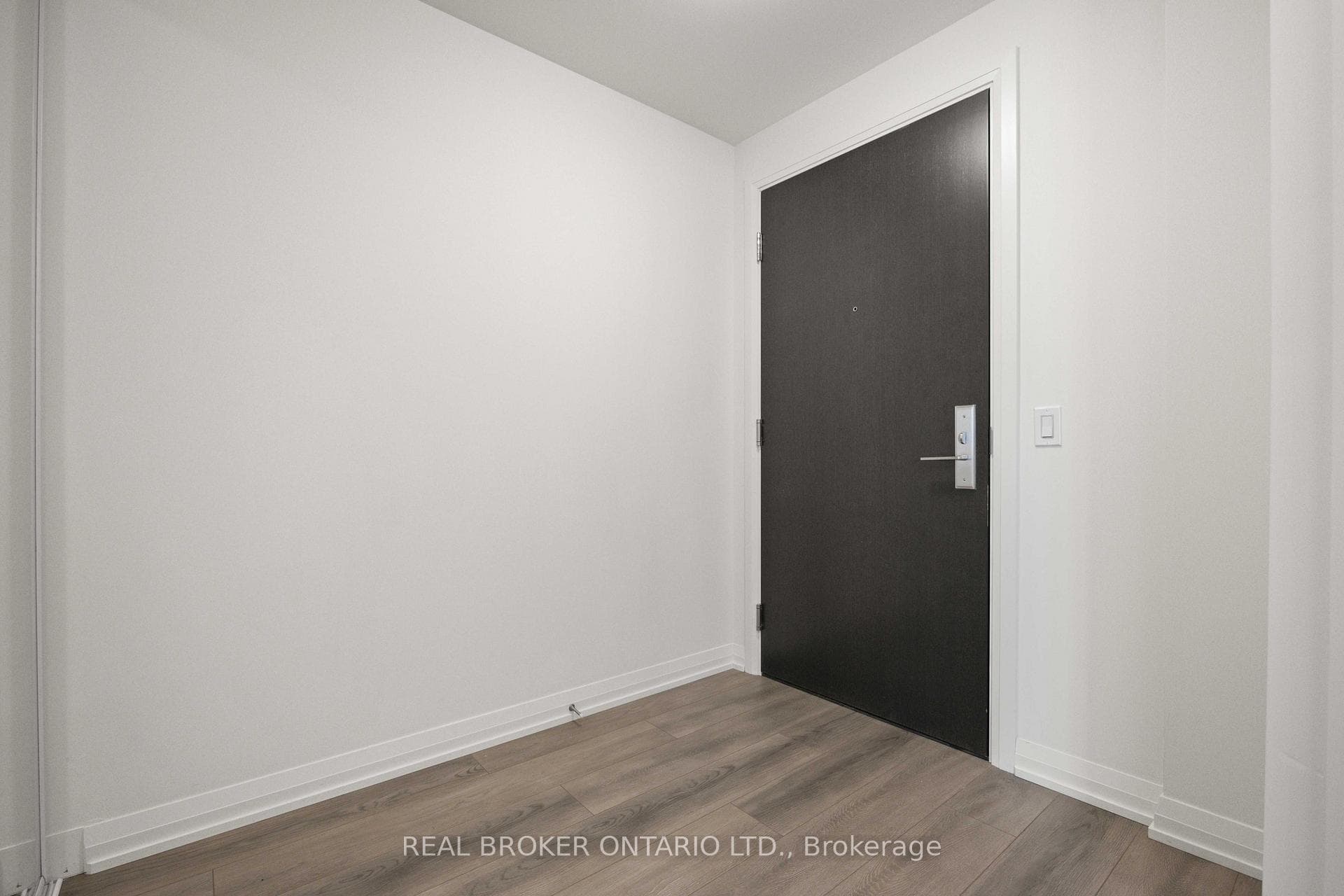 9000 Jane Street Unit 2008 photo 5