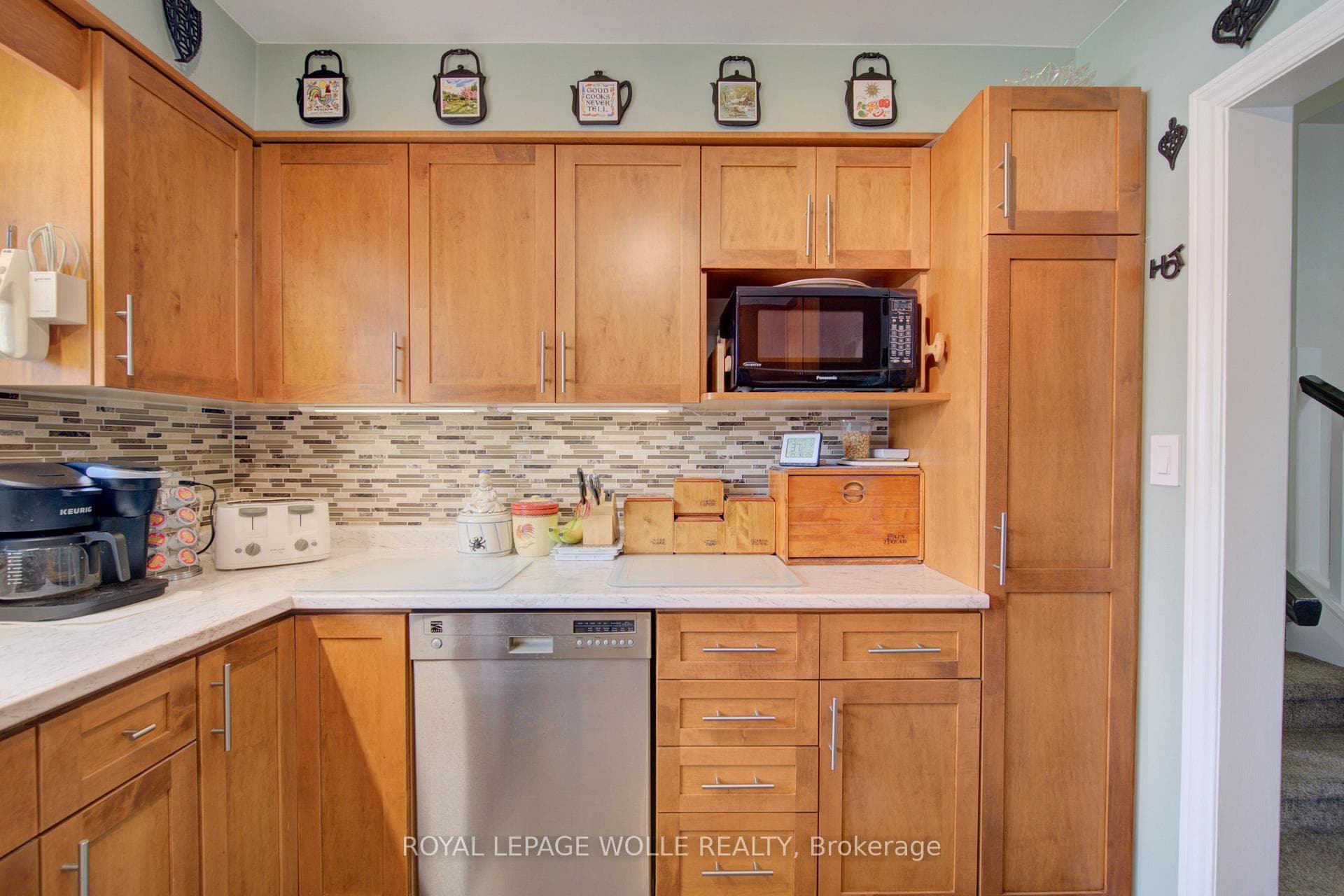 99 Highman Avenue photo 8