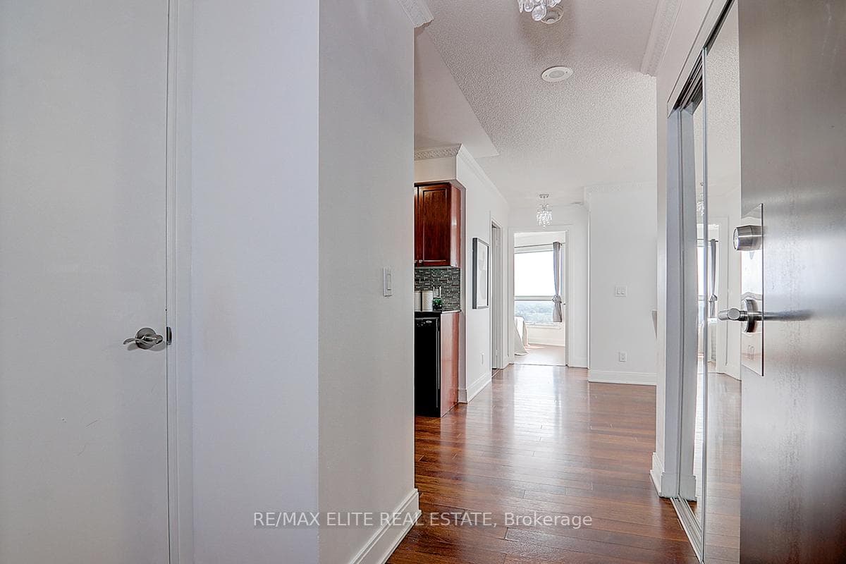 135 Village Green Square Unit 1717 photo 5