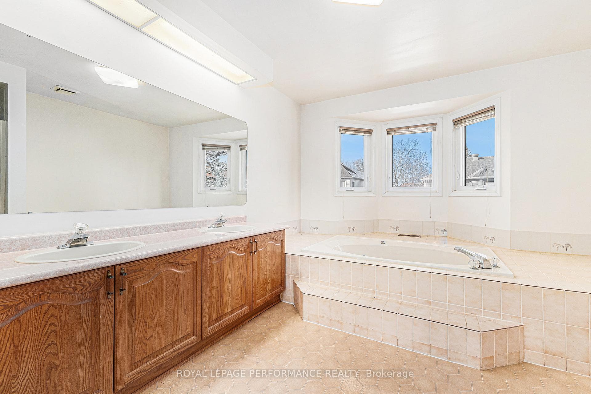 53 Zokol Crescent photo 22