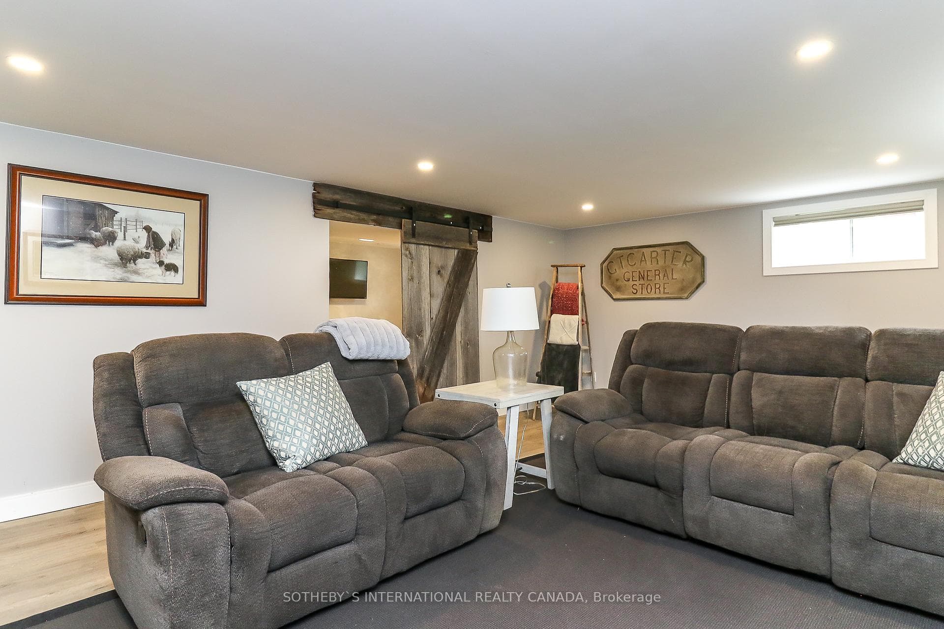 140 ORCHARD Drive photo 24
