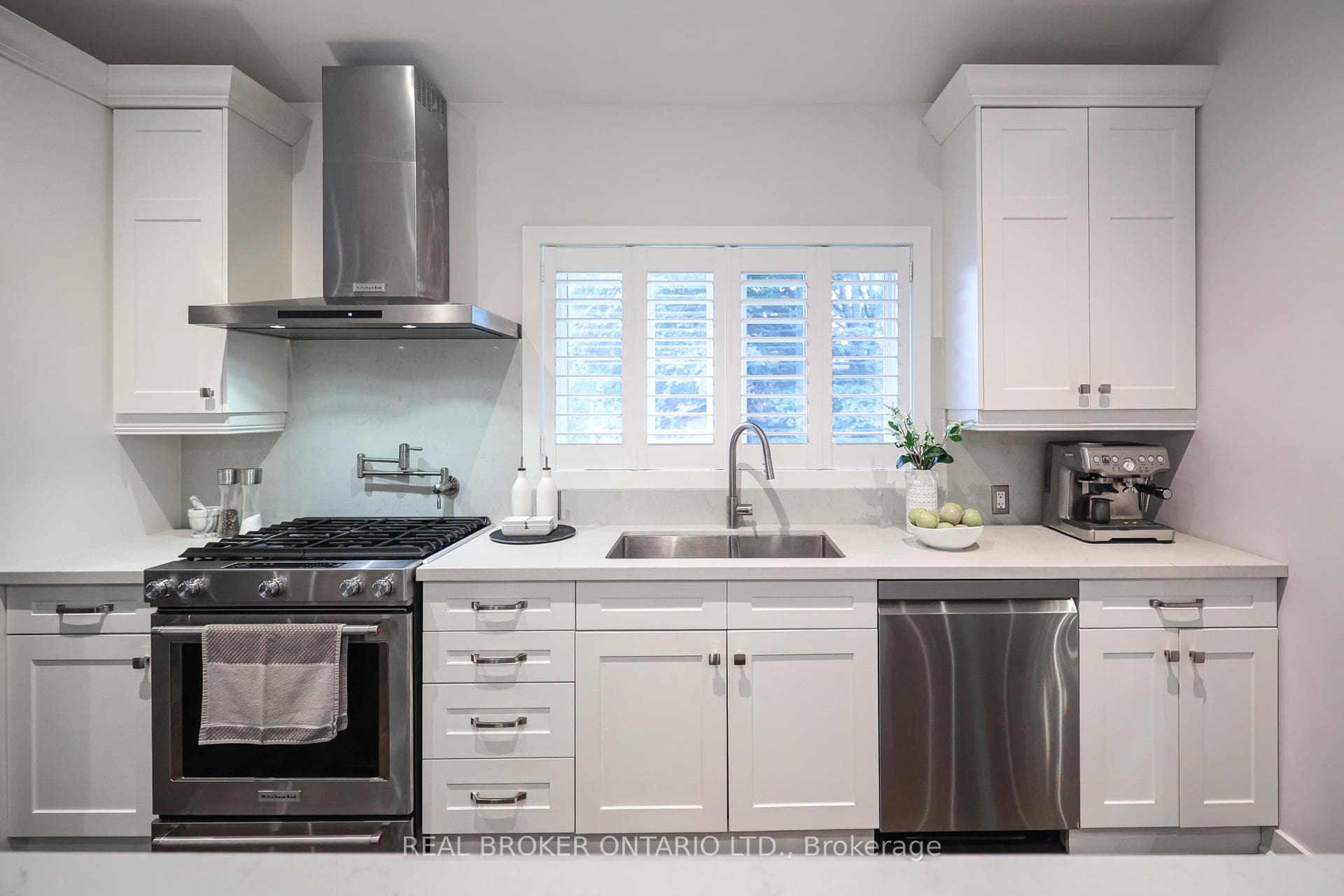 2054 Rebecca Street photo 15