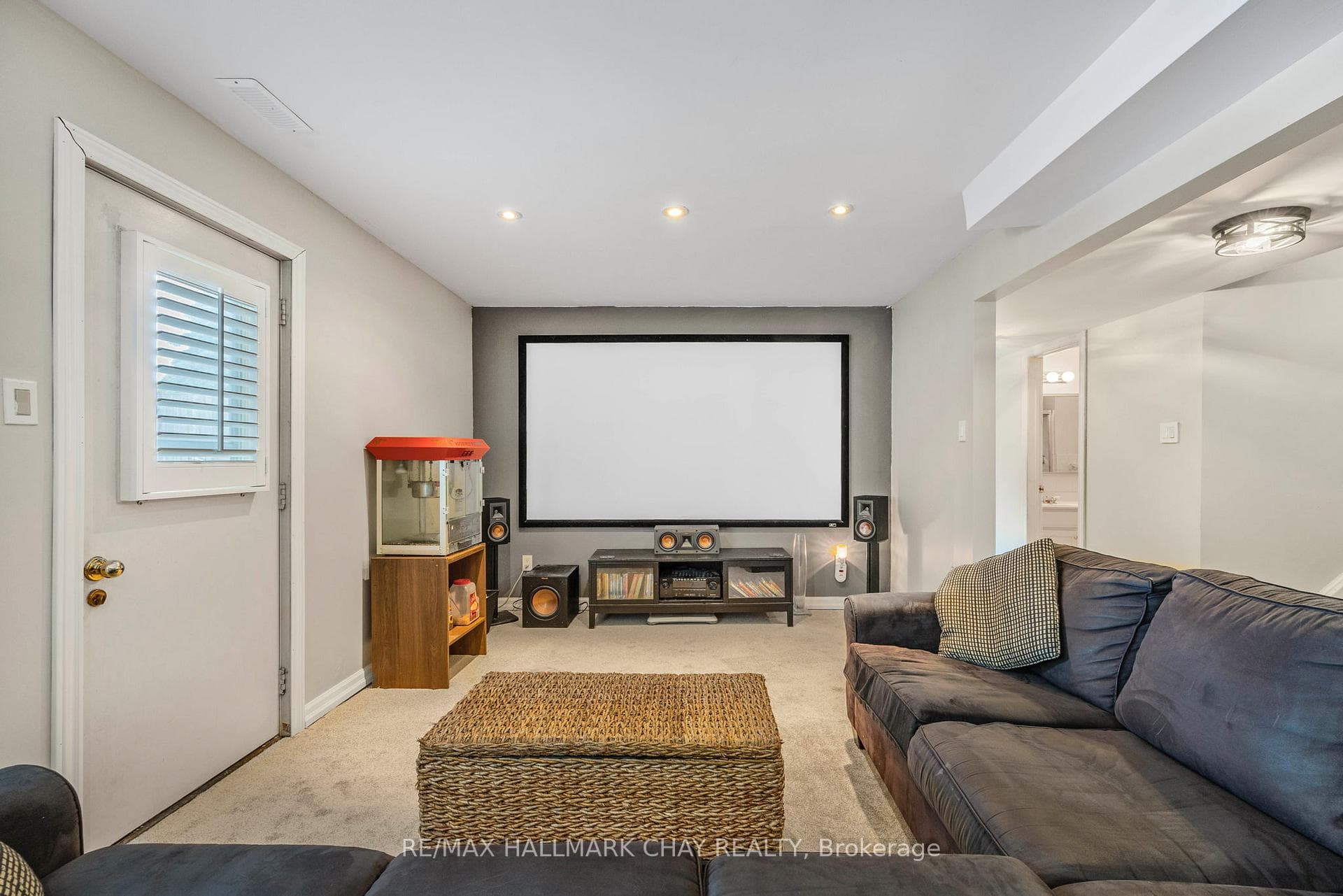 45 Davies Crescent photo 25
