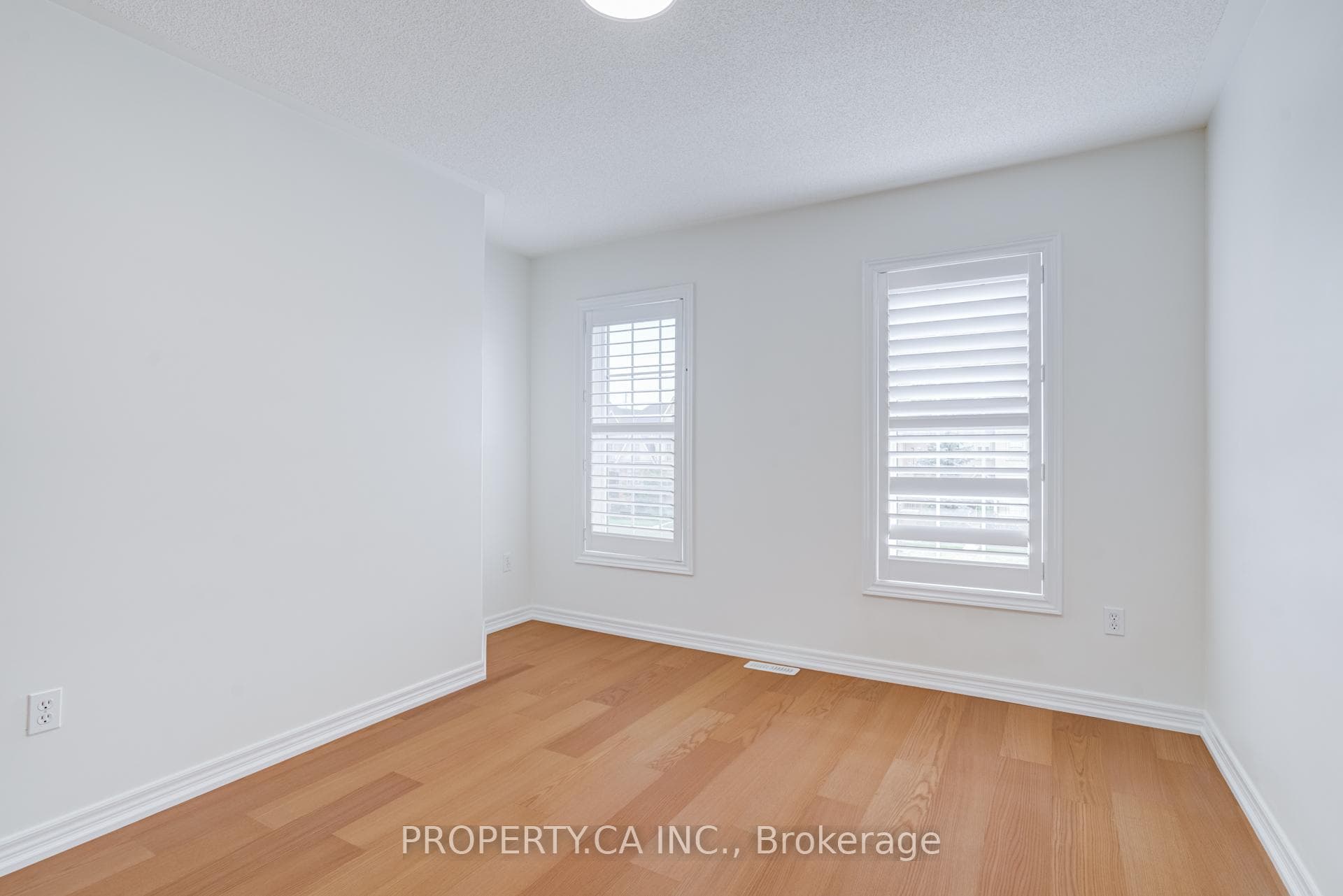 3347 Eglinton Avenue photo 30