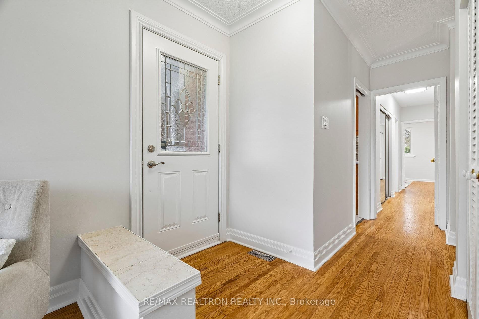 112 Trayborn Drive photo 4
