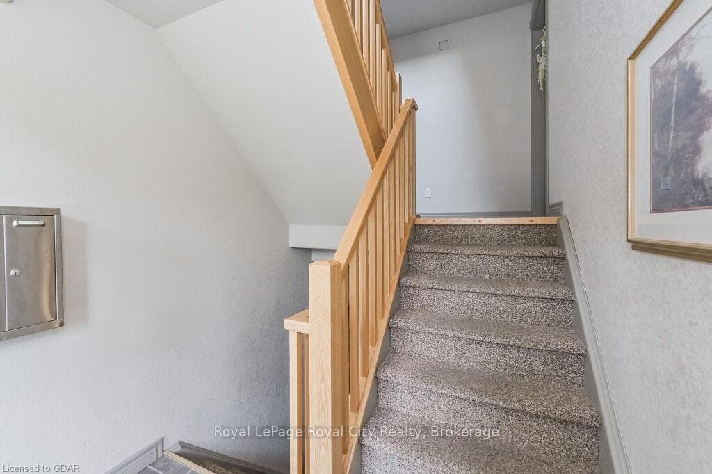 445 HILL Street Unit 3 photo 5