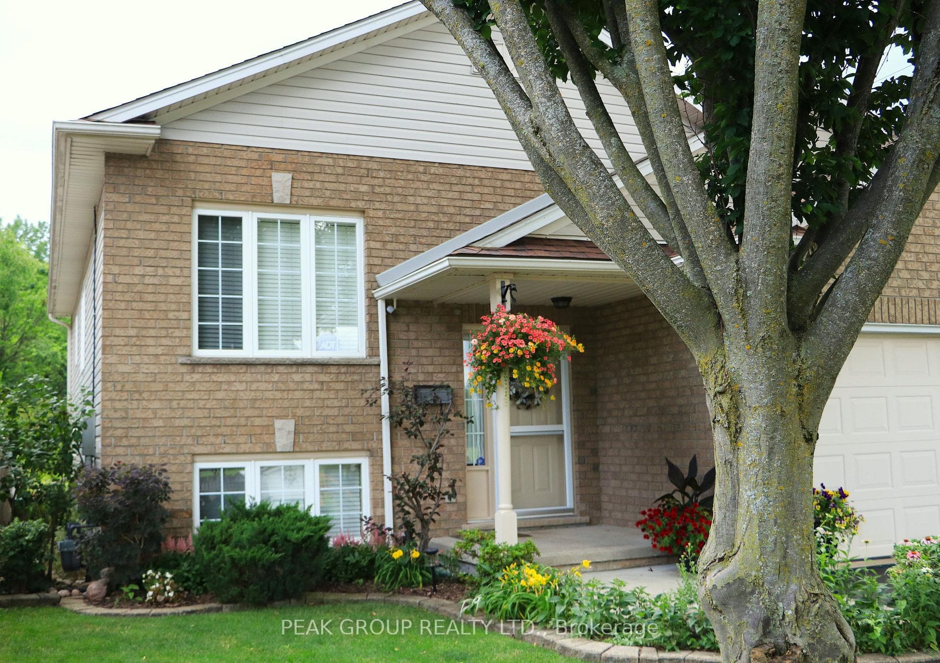 7876 Charnwood Avenue photo 42