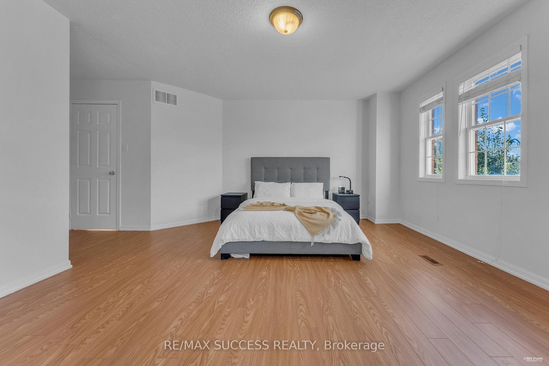 2383 Cornerbrooke Crescent photo 21