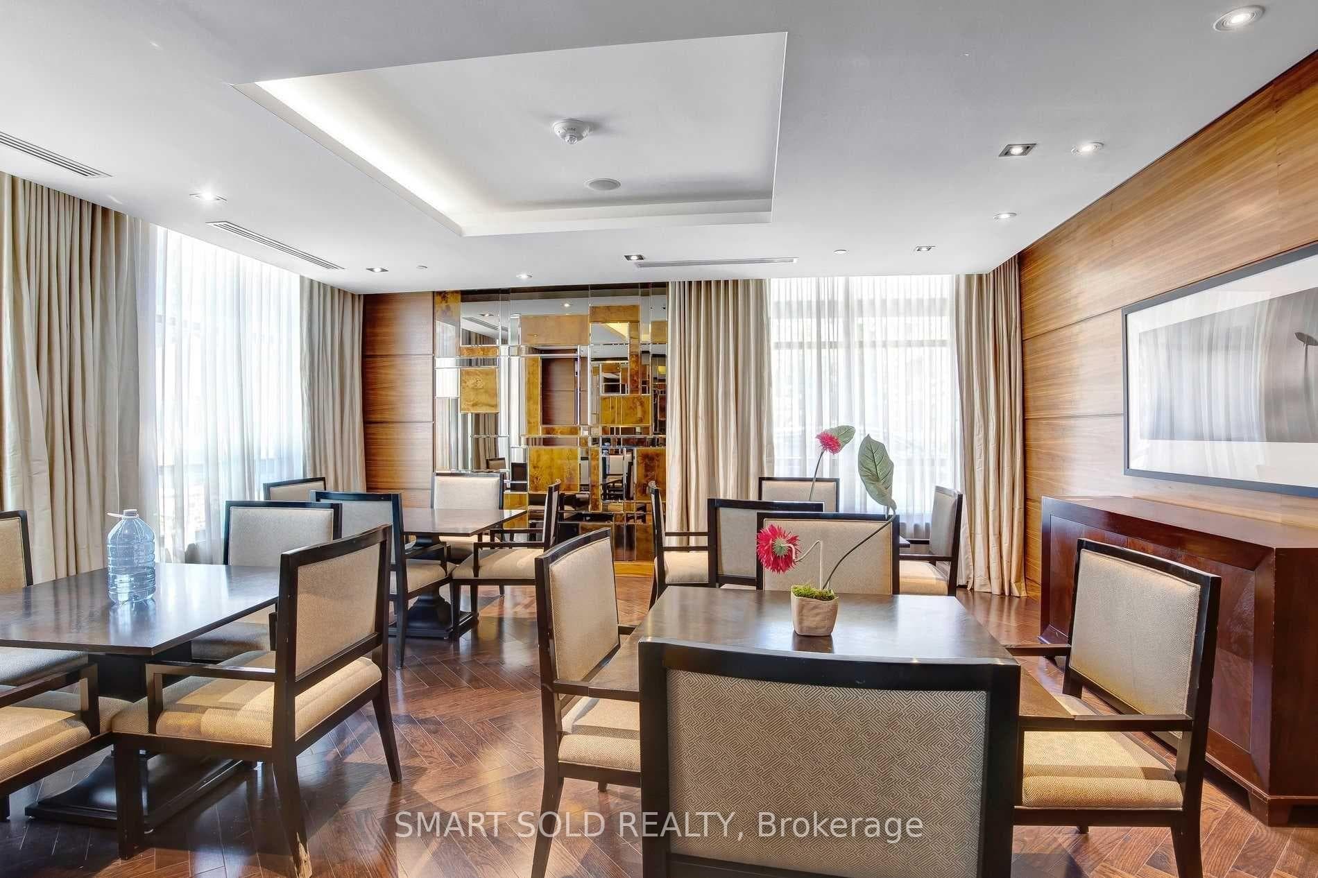 21 Clairtrell Road Unit 213 photo 17