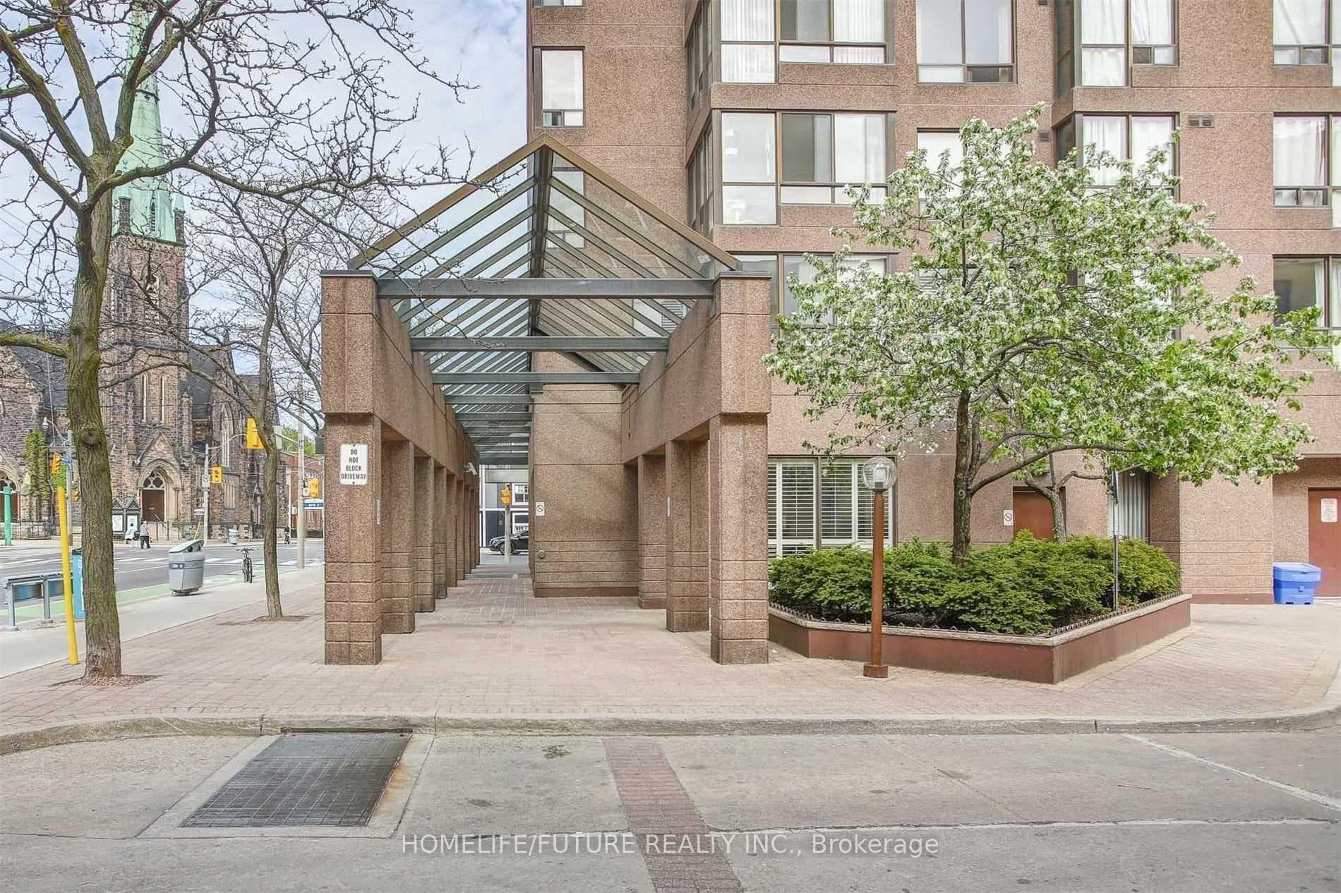 117 Gerrard Street Unit 306 photo 2