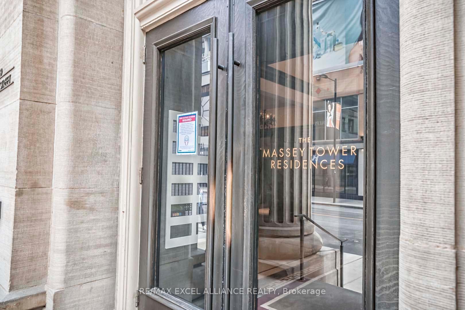 197 Yonge Street Unit 2813 photo 12