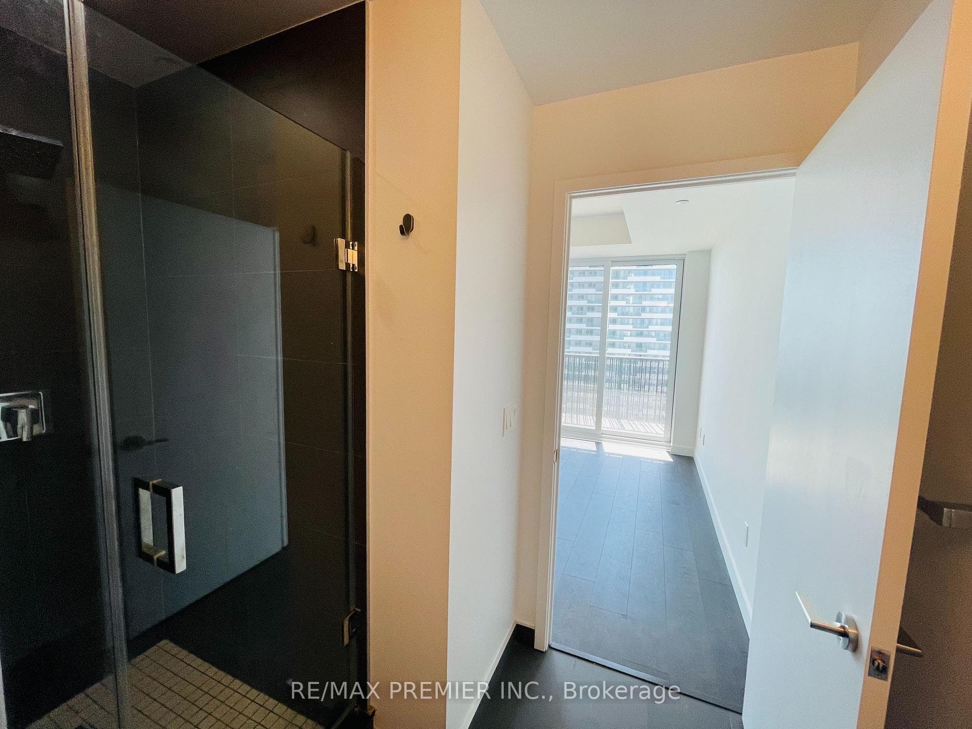 8 Eglinton Avenue Unit 4301 photo 11