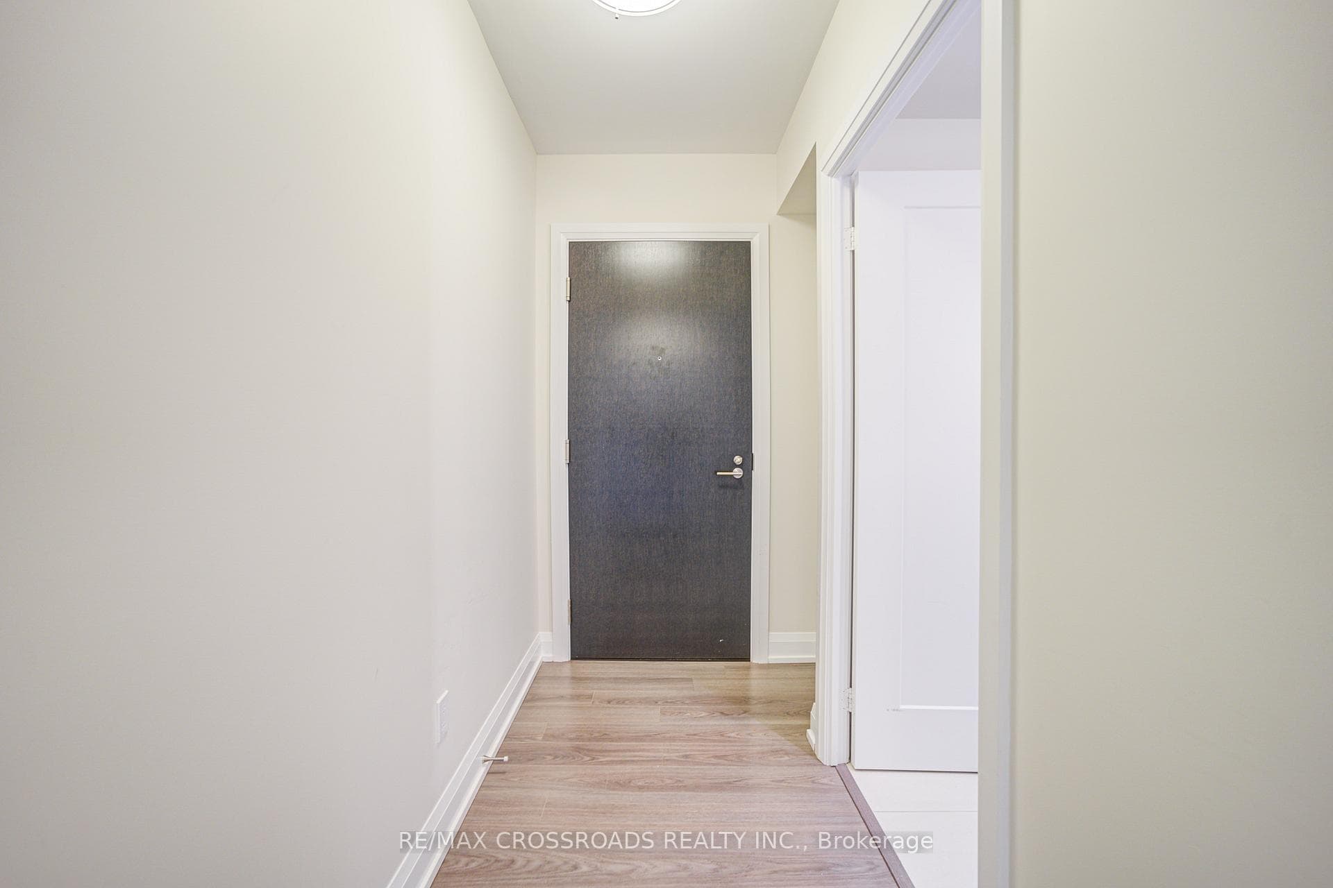 18 Graydon Hall Drive Unit 303 photo 6