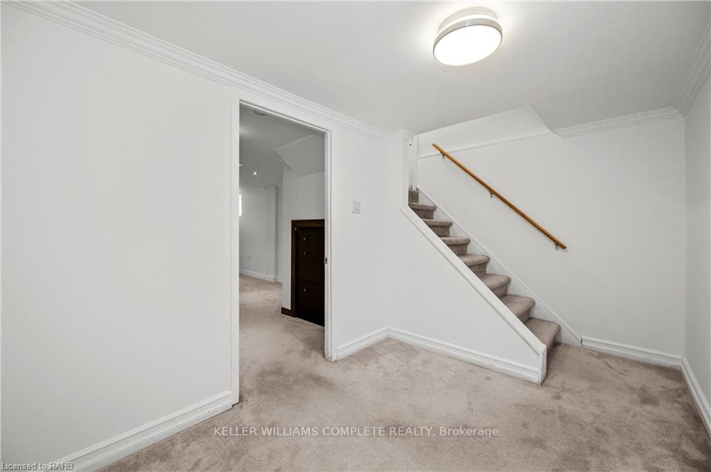 7 Muir Avenue photo 17