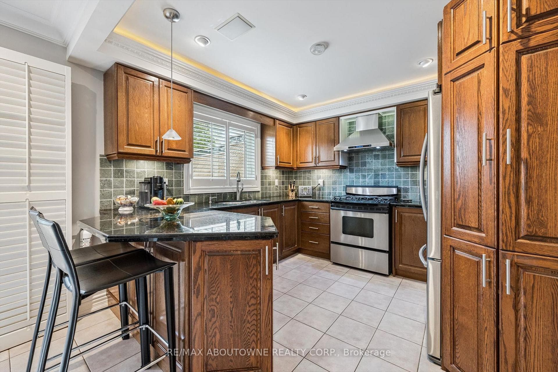 154 Howell Road photo 9