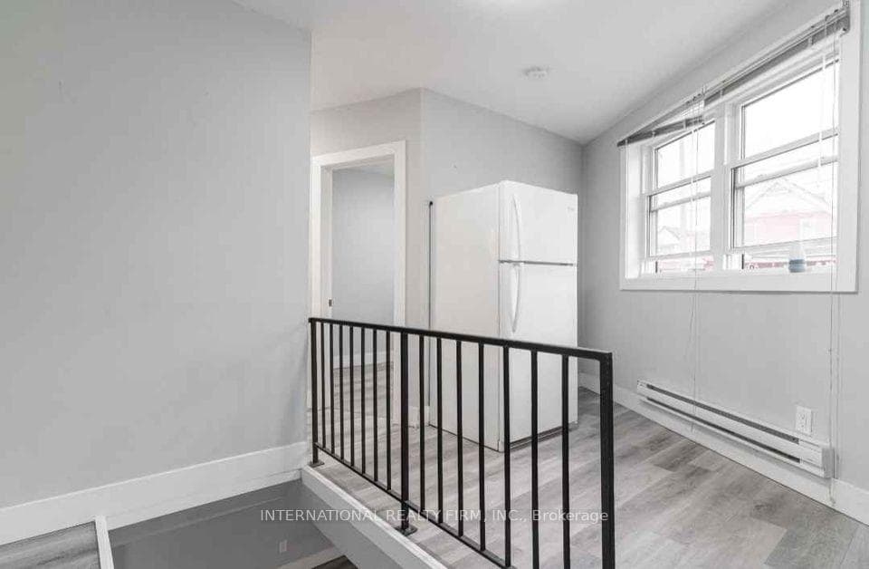 349 Hamilton Street photo 2