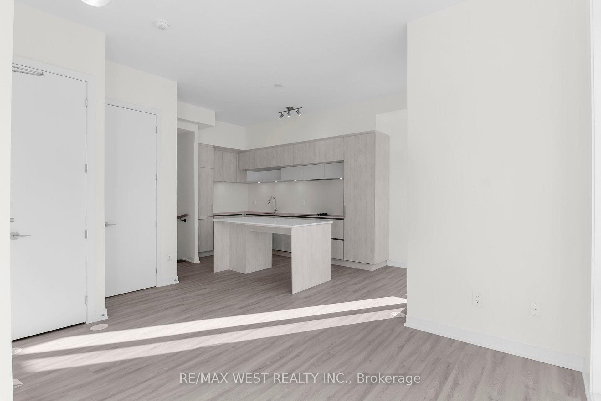 8 David Eyer Road Unit 1214 photo 7