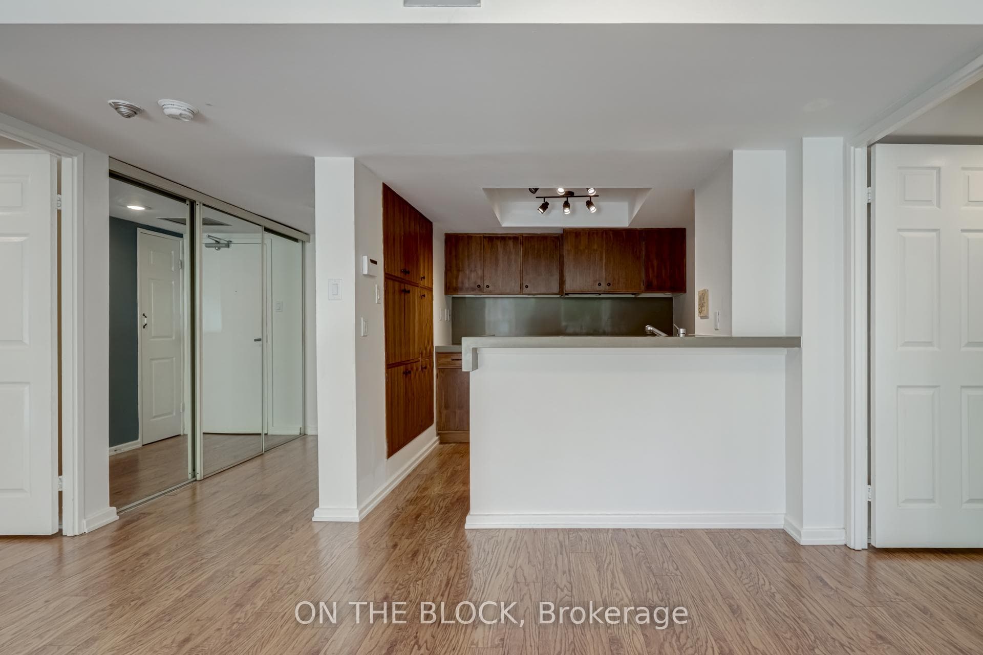 701 King Street Unit 212 photo 14