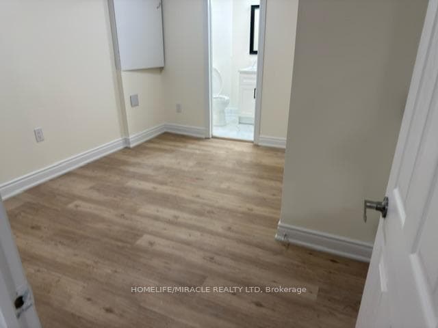 2415 Bankside Drive photo 7