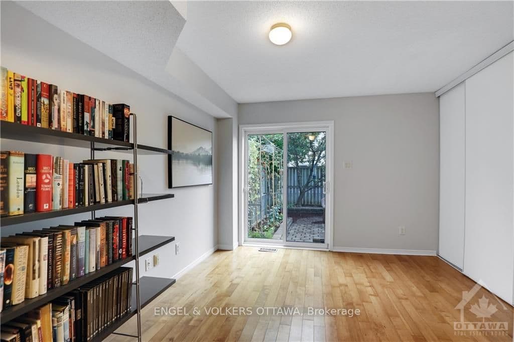 31 YORKVILLE Street photo 18