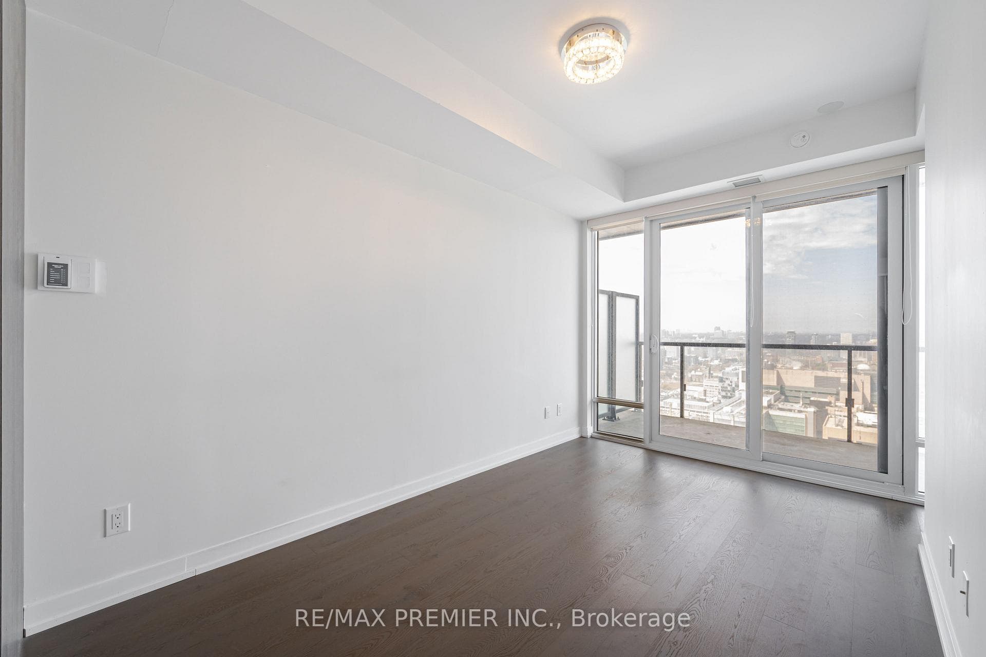 488 University Avenue Unit 3201 photo 10