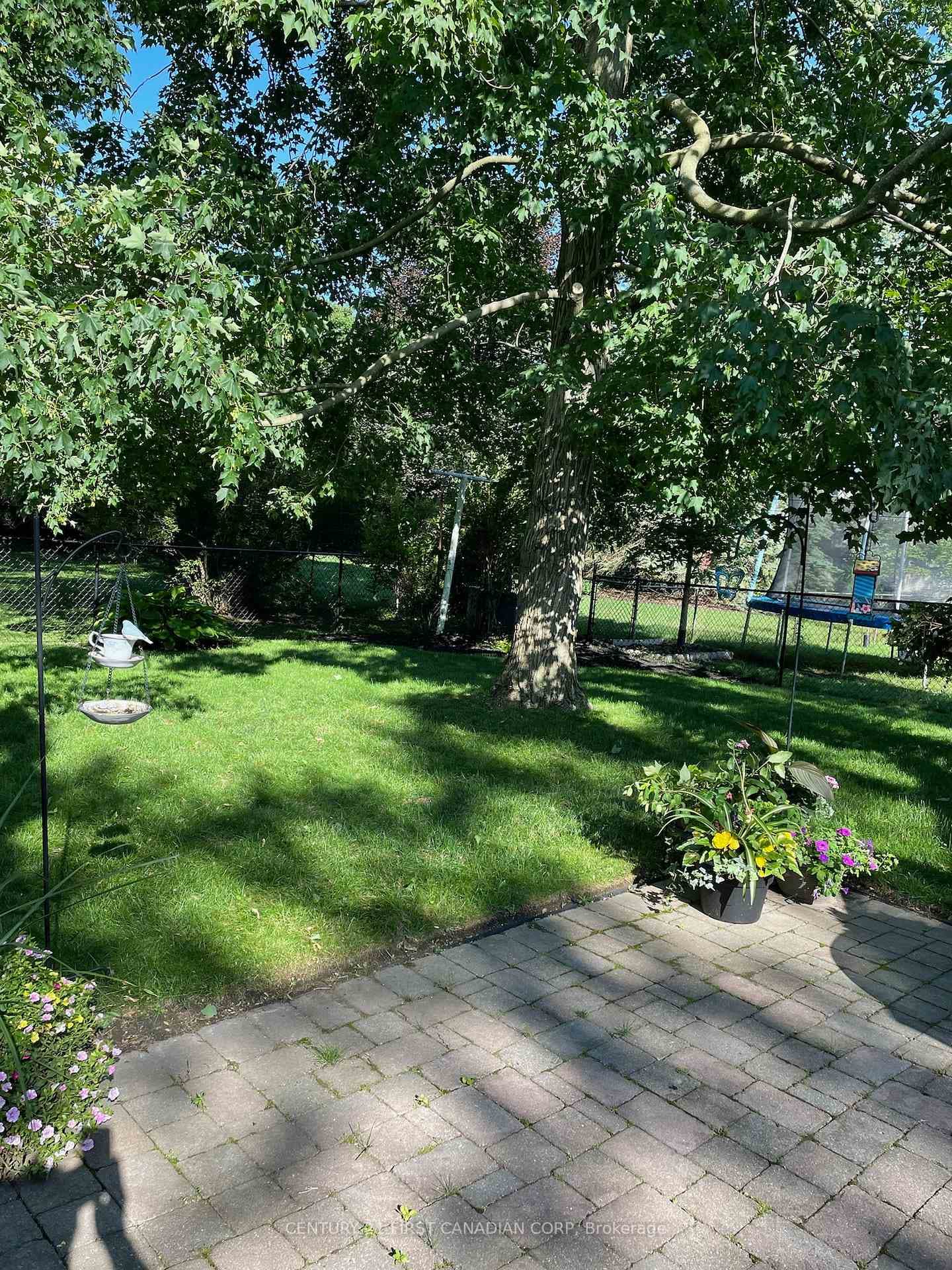 1498 Glengarry Avenue photo 38
