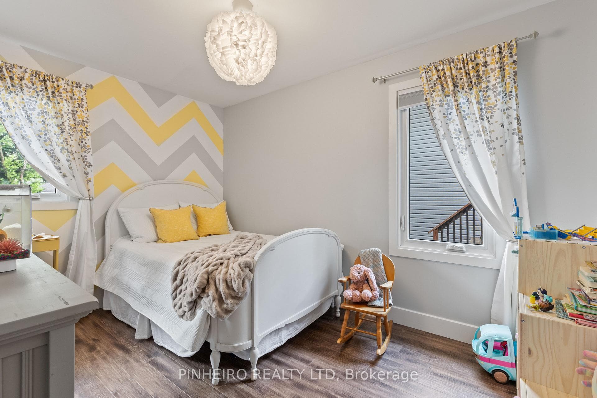 141 Barker Street photo 13