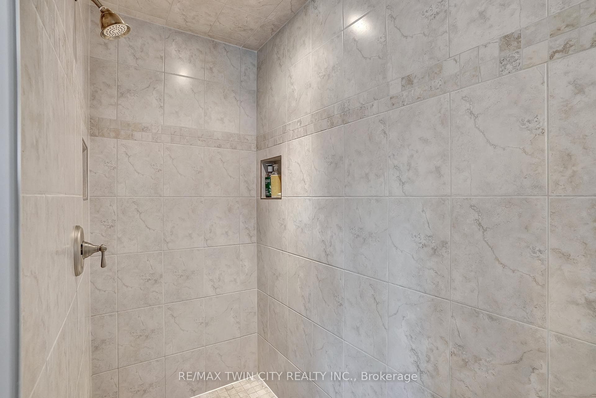 364 Westpark Crescent photo 30