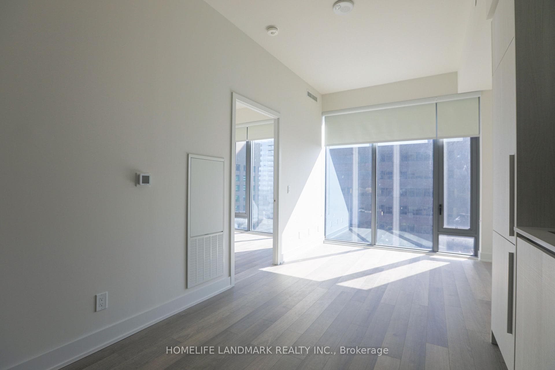 8 Cumberland Street Unit 3804 photo 2