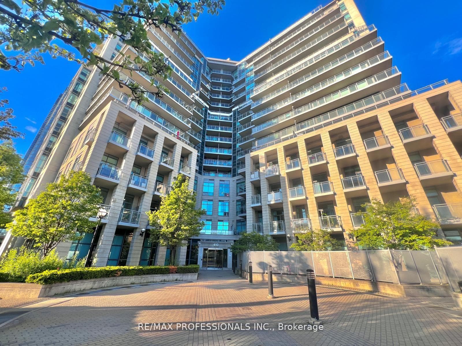 410 Queens Quay Unit 517 photo 2