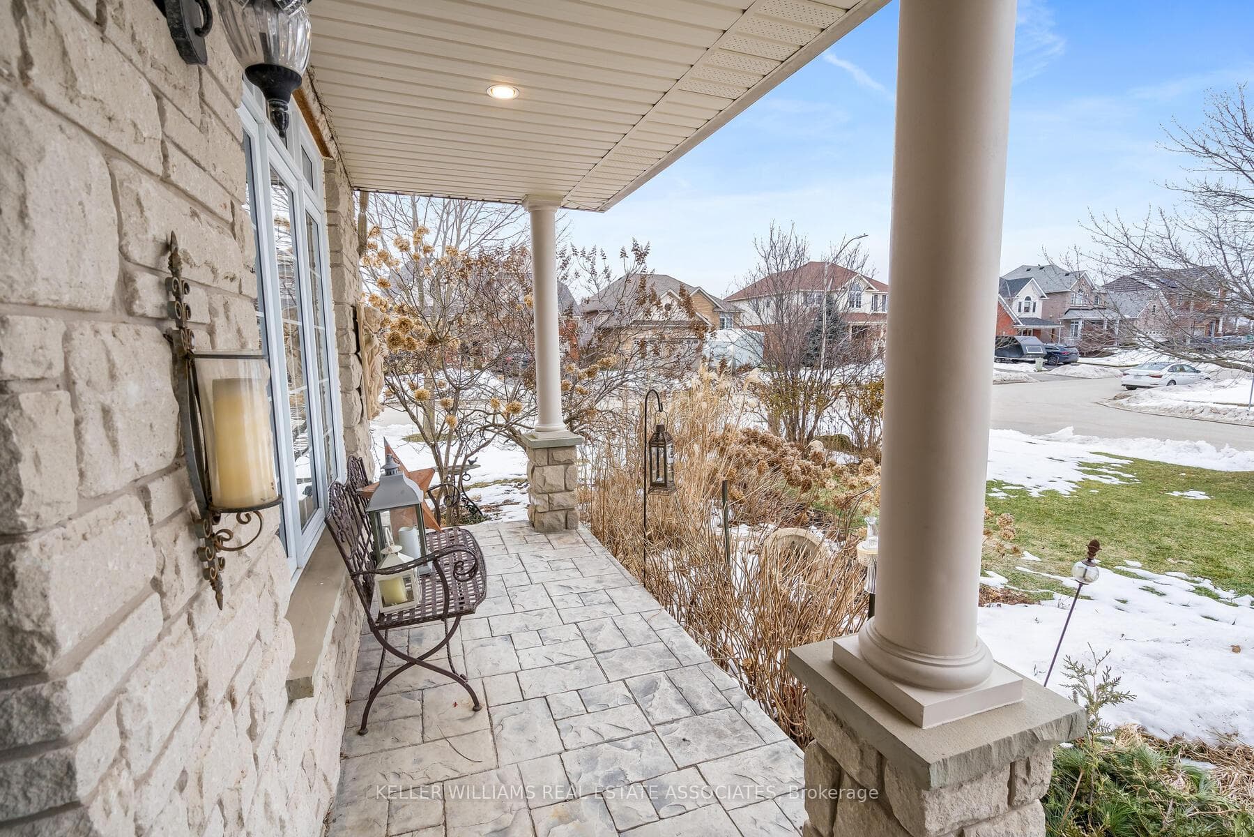 19 Elliott Drive photo 3