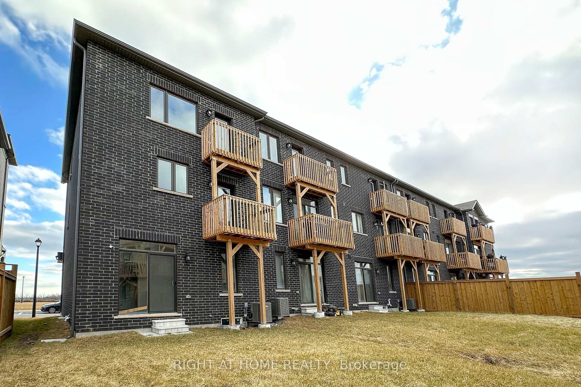 81 Douet Lane photo 31