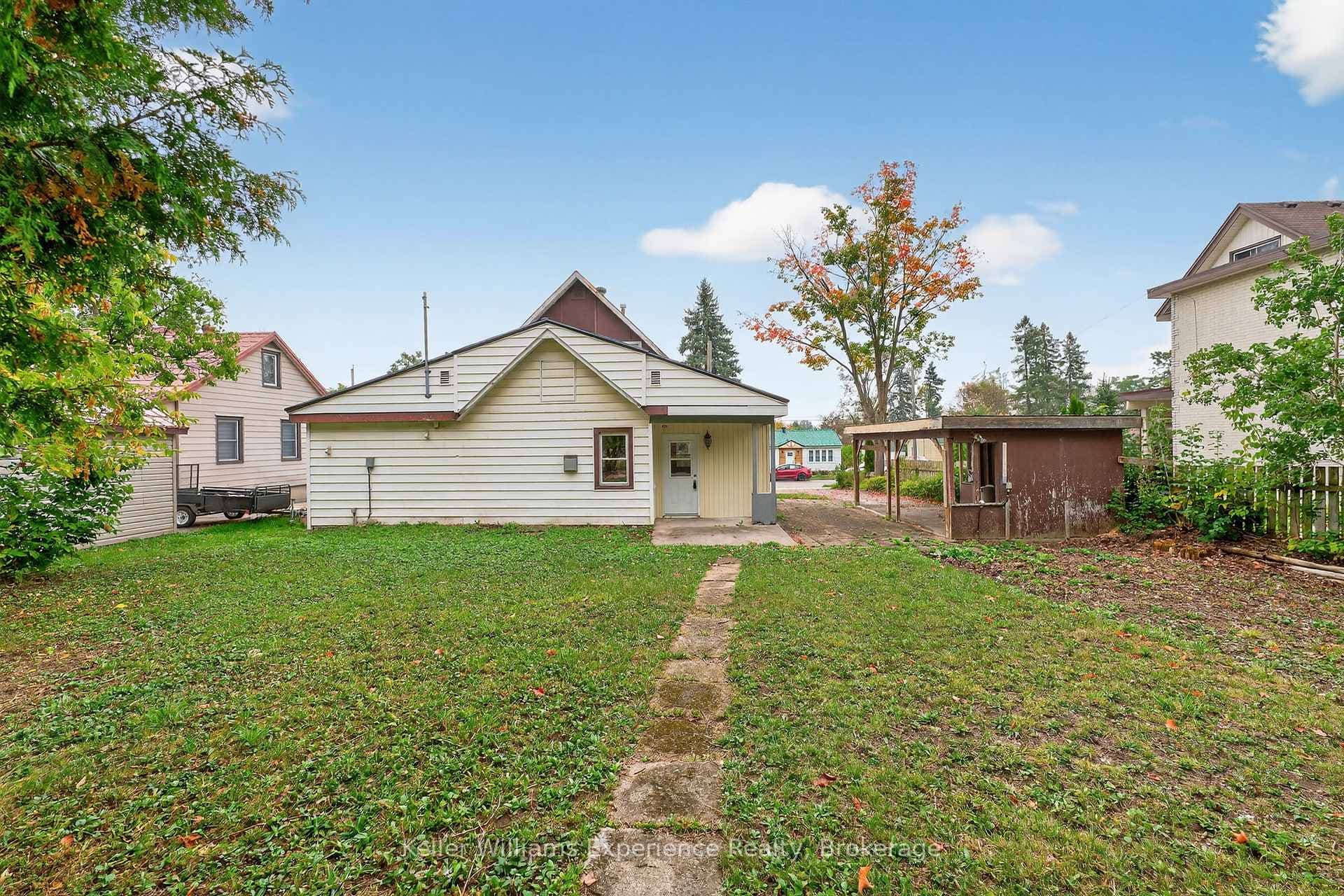 300 Harvey Street photo 25