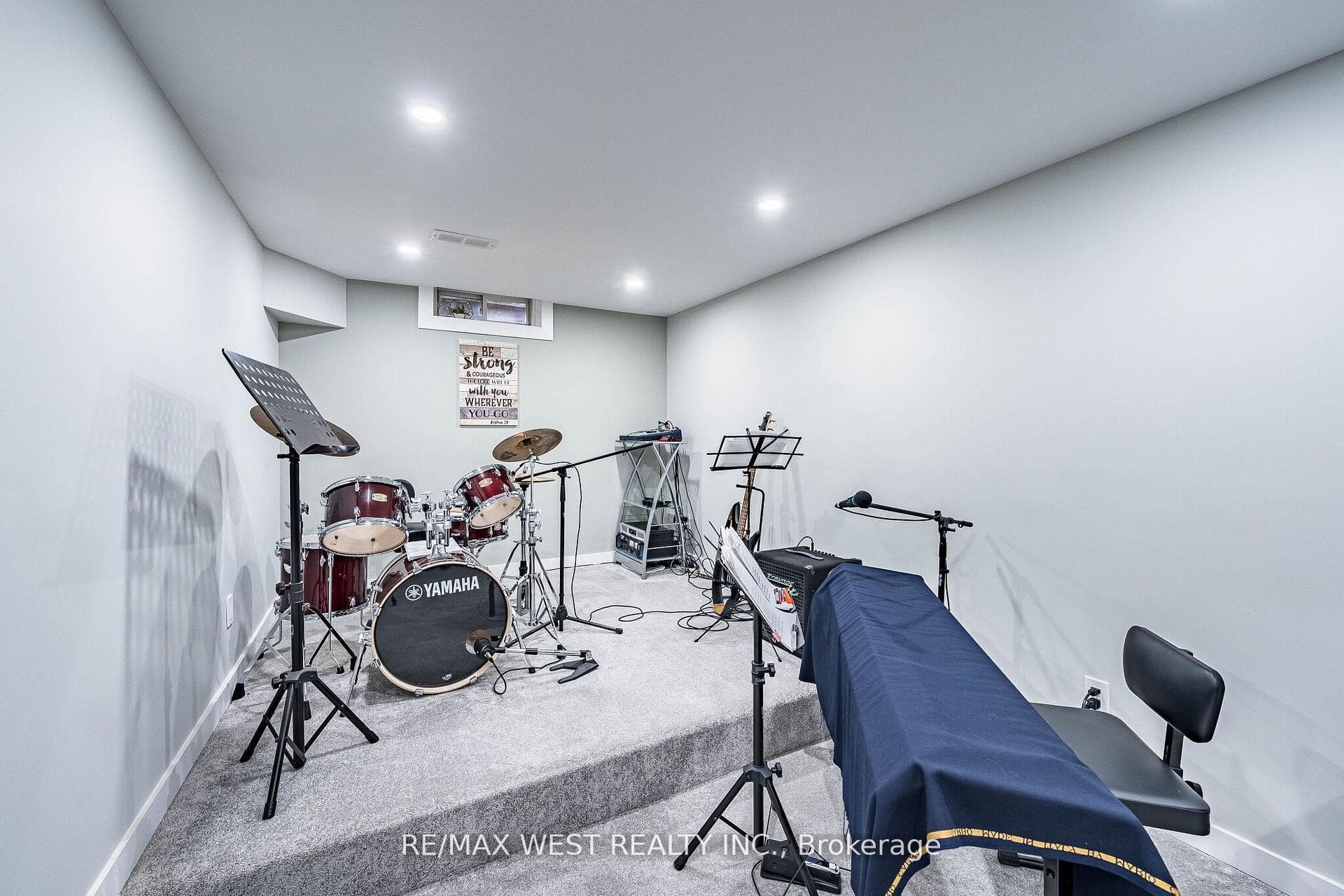 5 Moir Crescent photo 40
