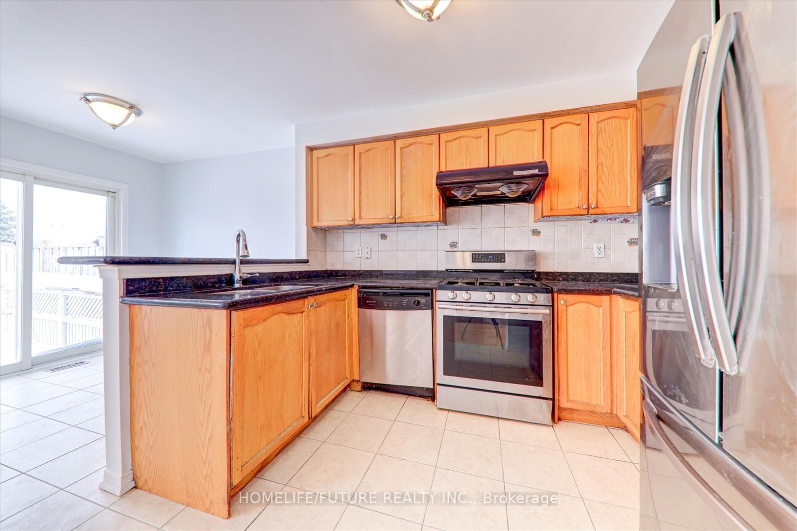 147 Passfield Trail Unit Main photo 16