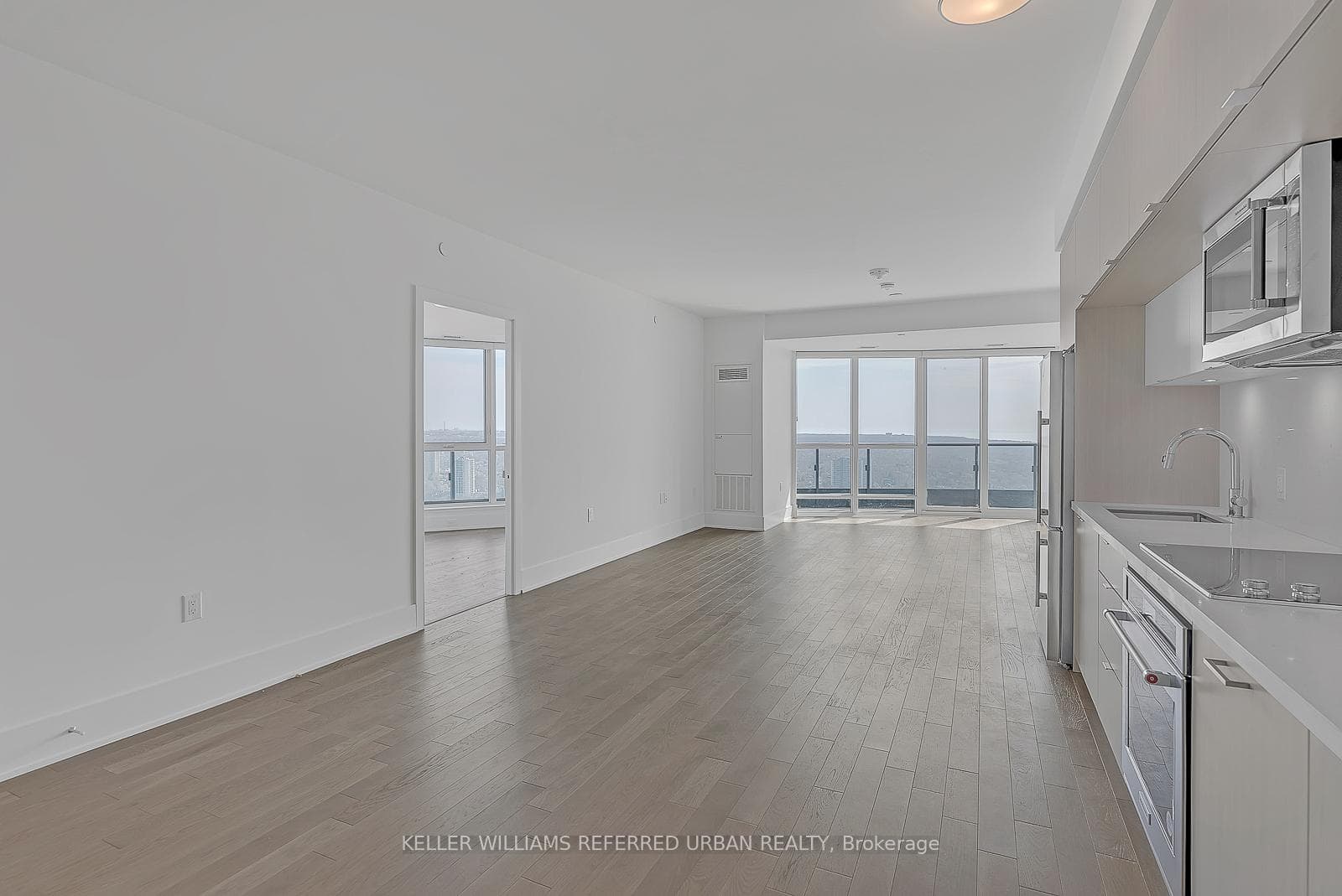 585 Bloor Street Unit 4118 photo 8