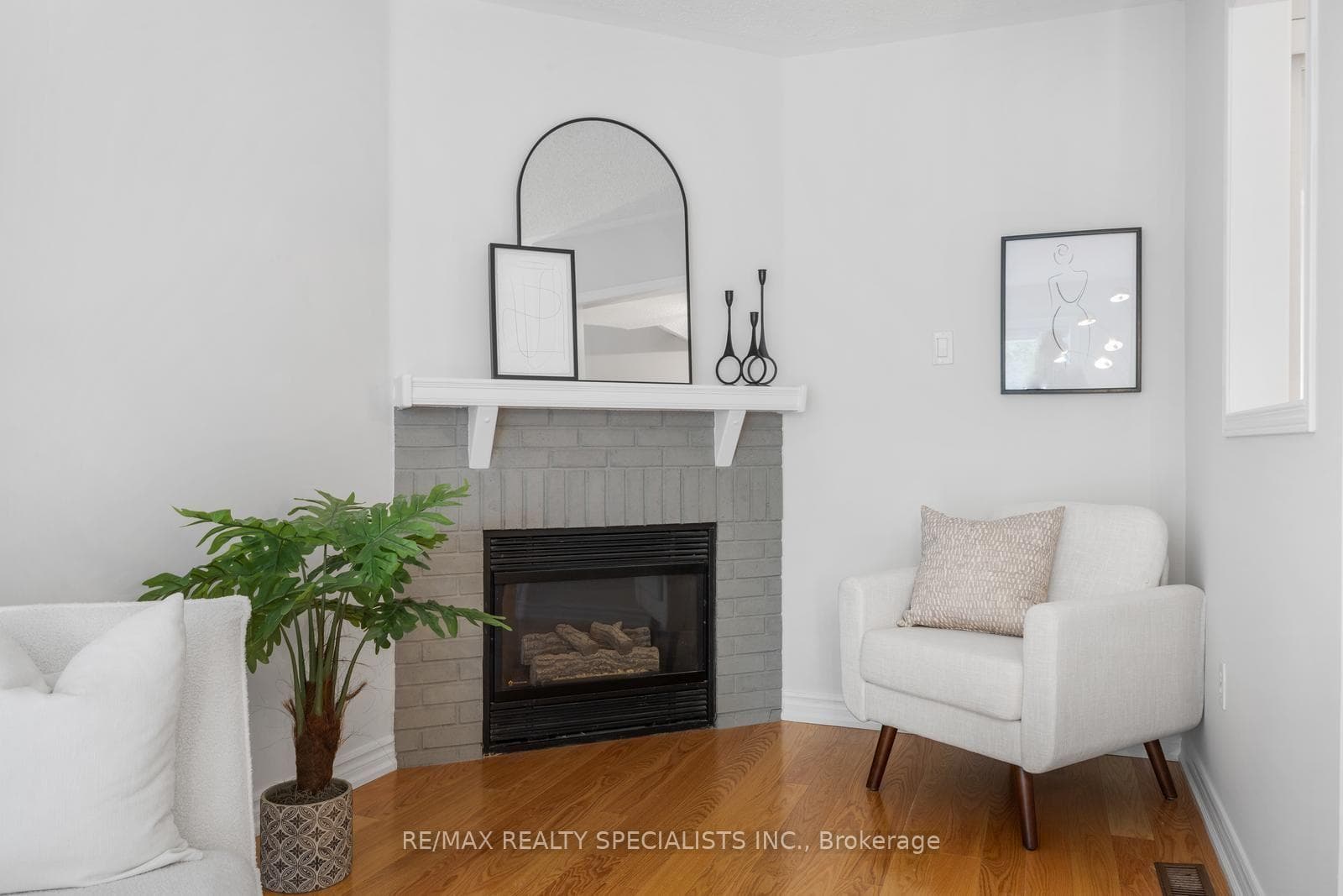 3879 Periwinkle Crescent photo 17