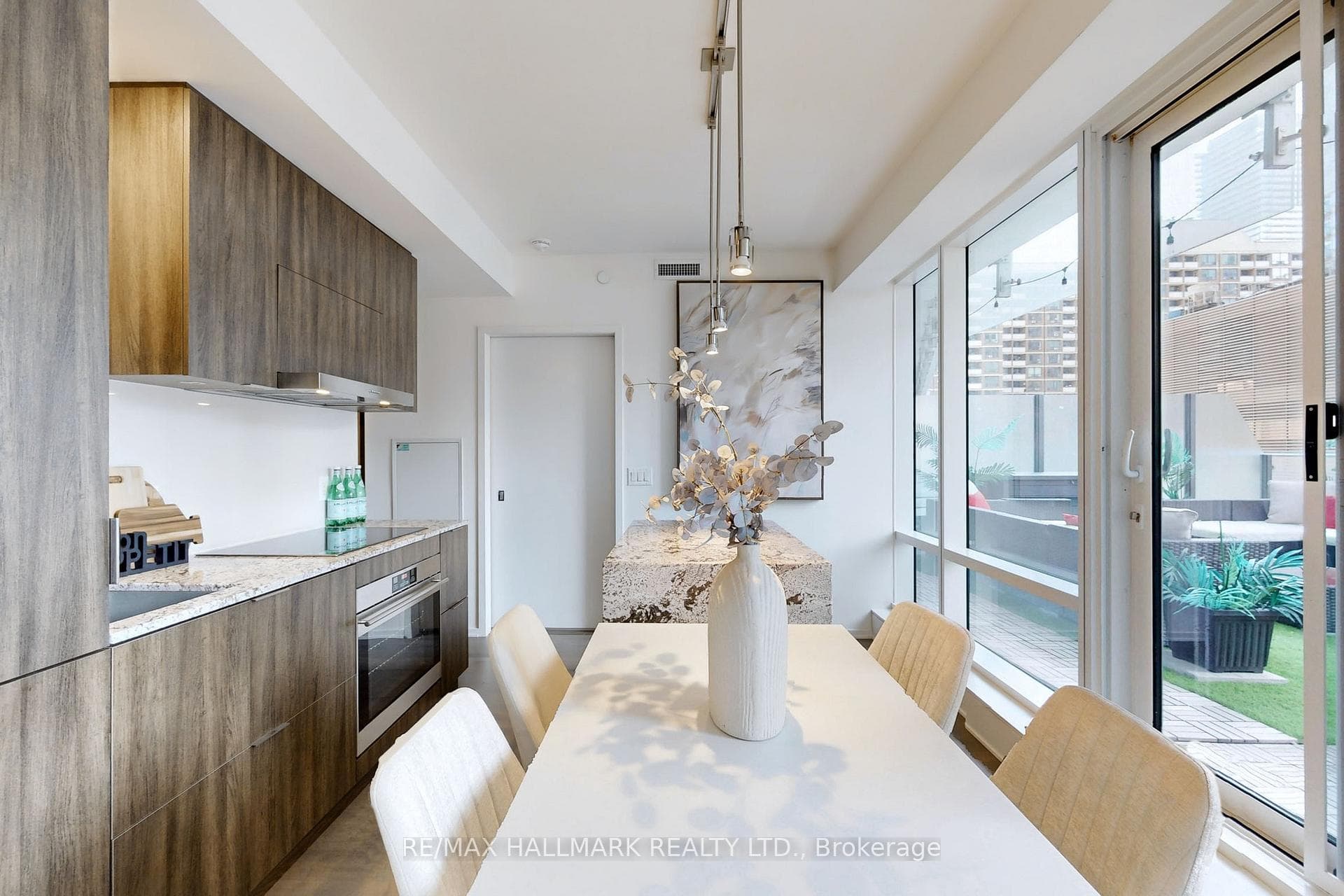 1 Bloor Street Unit 520 photo 6