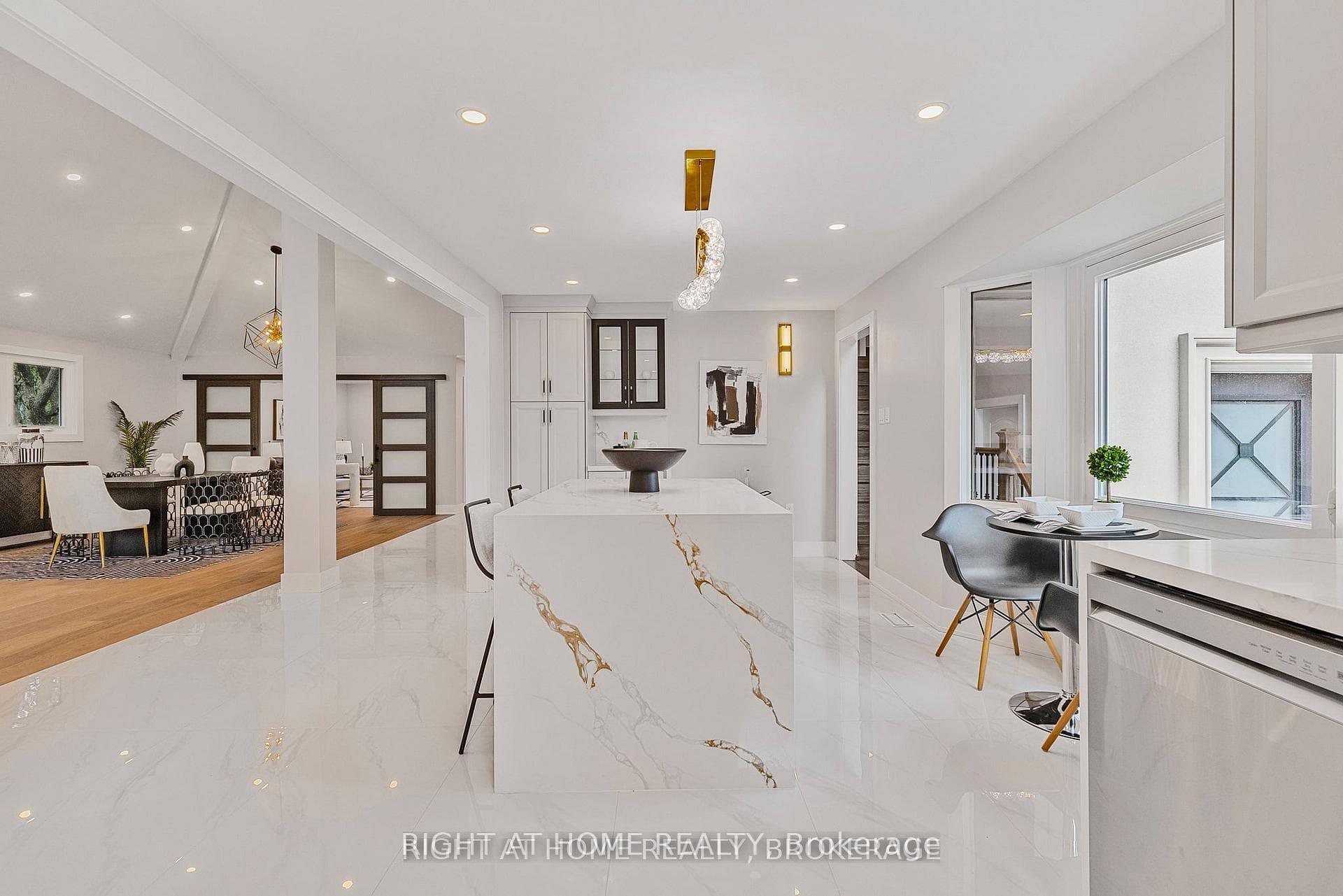347 Mapledene Drive Unit UPPER photo 12