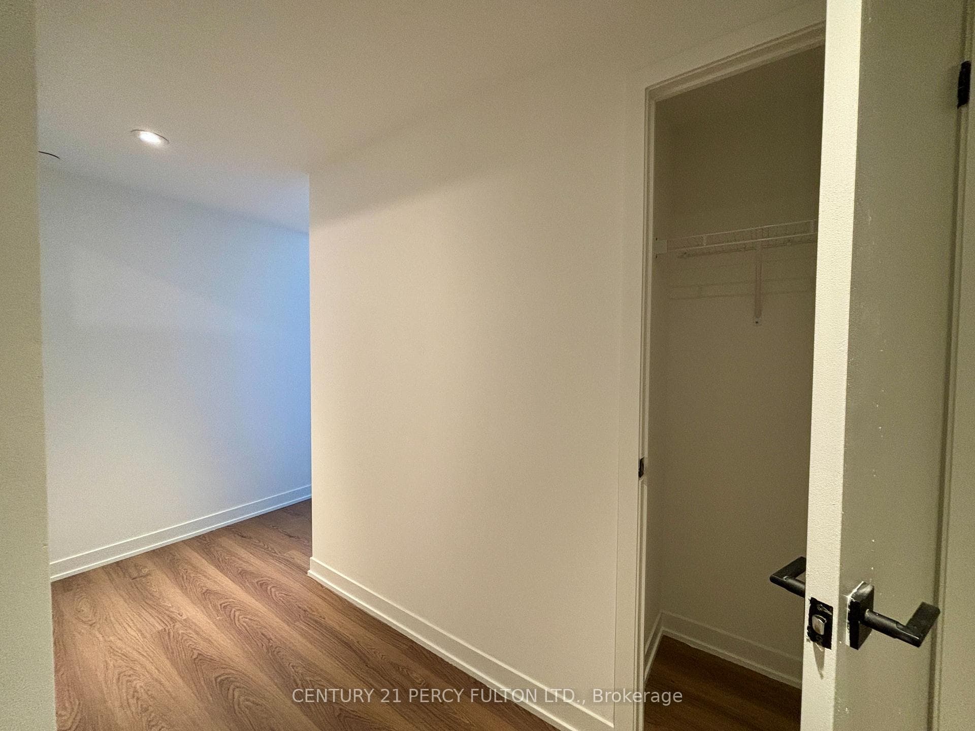 319 Jarvis Street Unit 3808 photo 3