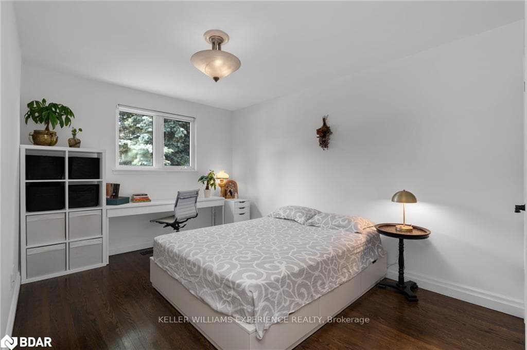 28 Larry Street photo 7