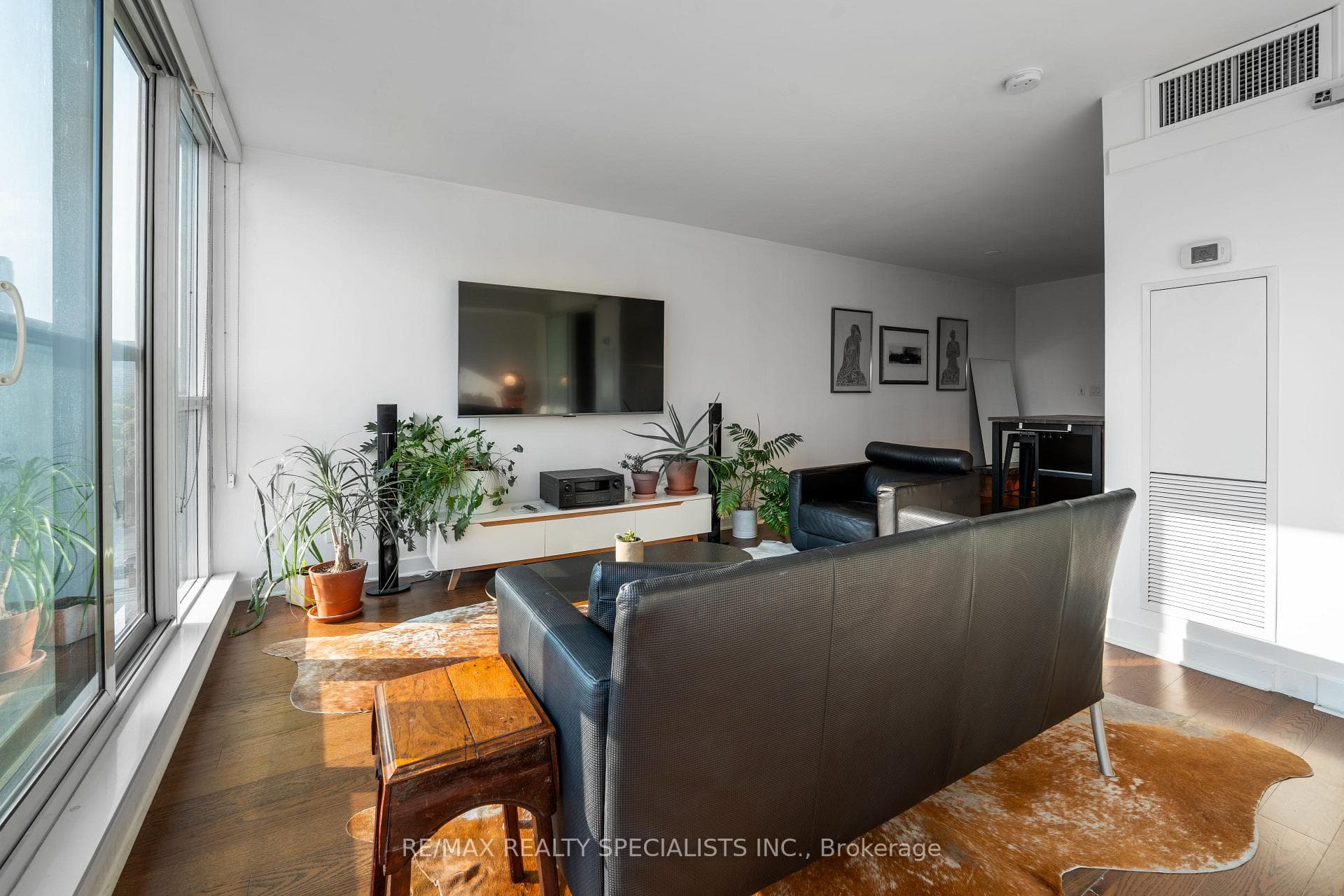 320 Richmond Street Unit 810 photo 12