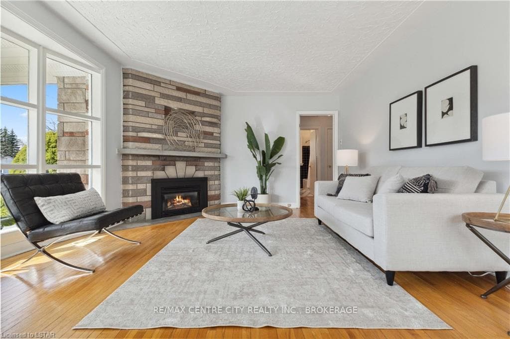 116 ROEHAMPTON Avenue photo 4