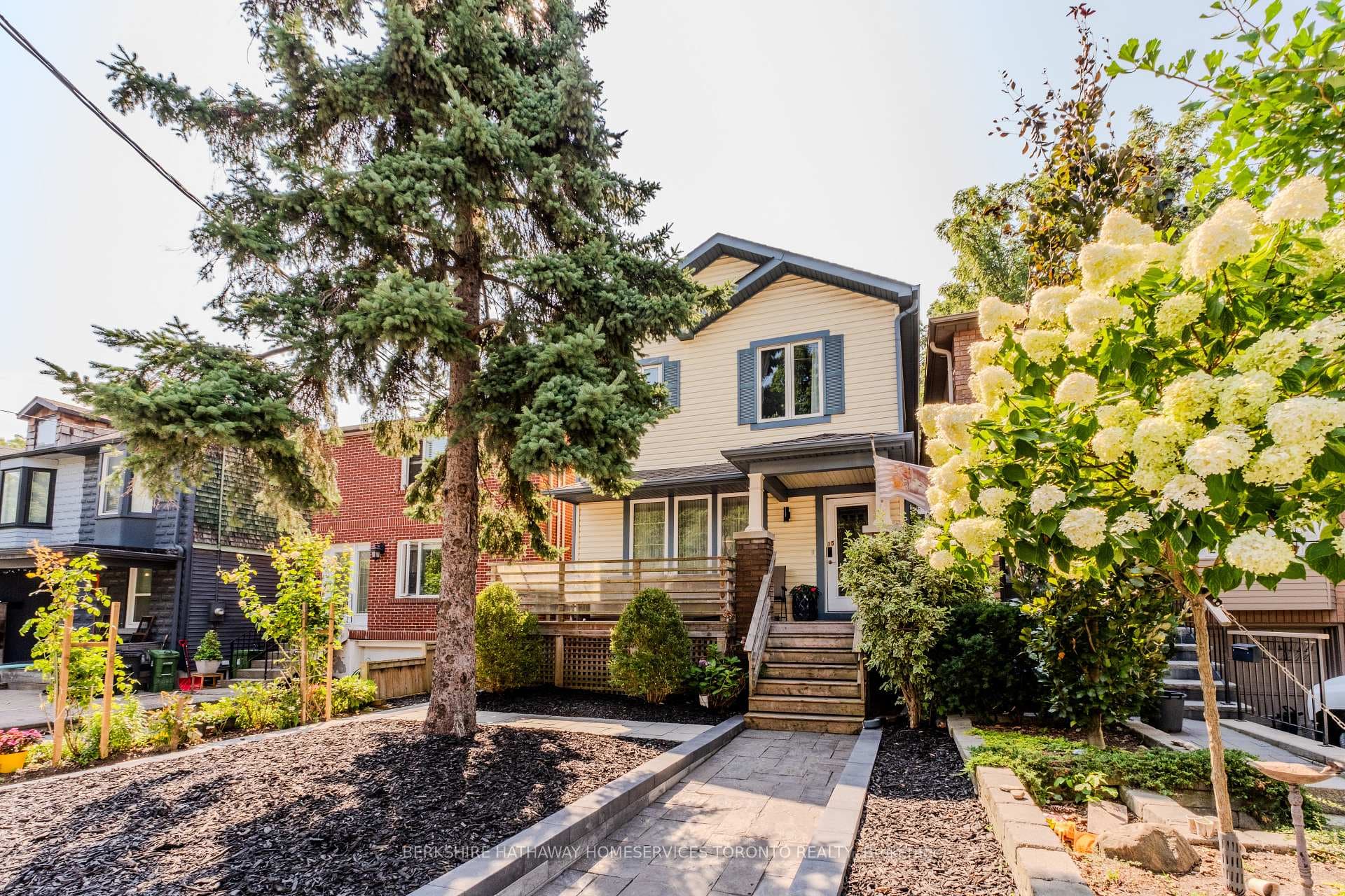 15 Battenberg Avenue photo 1