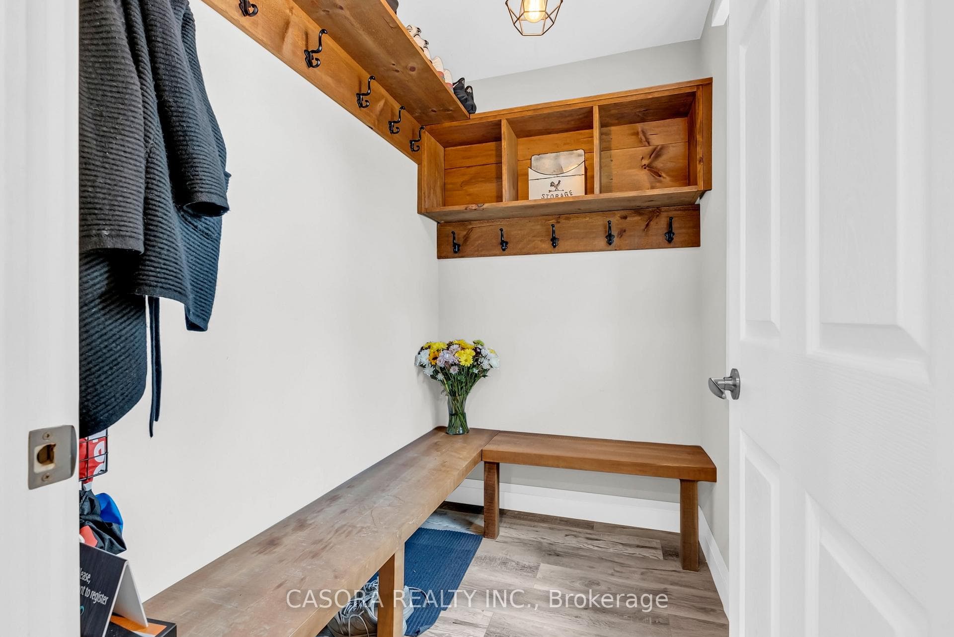 324 East 43rd Street photo 5