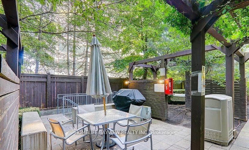 33 Sheppard Avenue Unit 406 photo 9