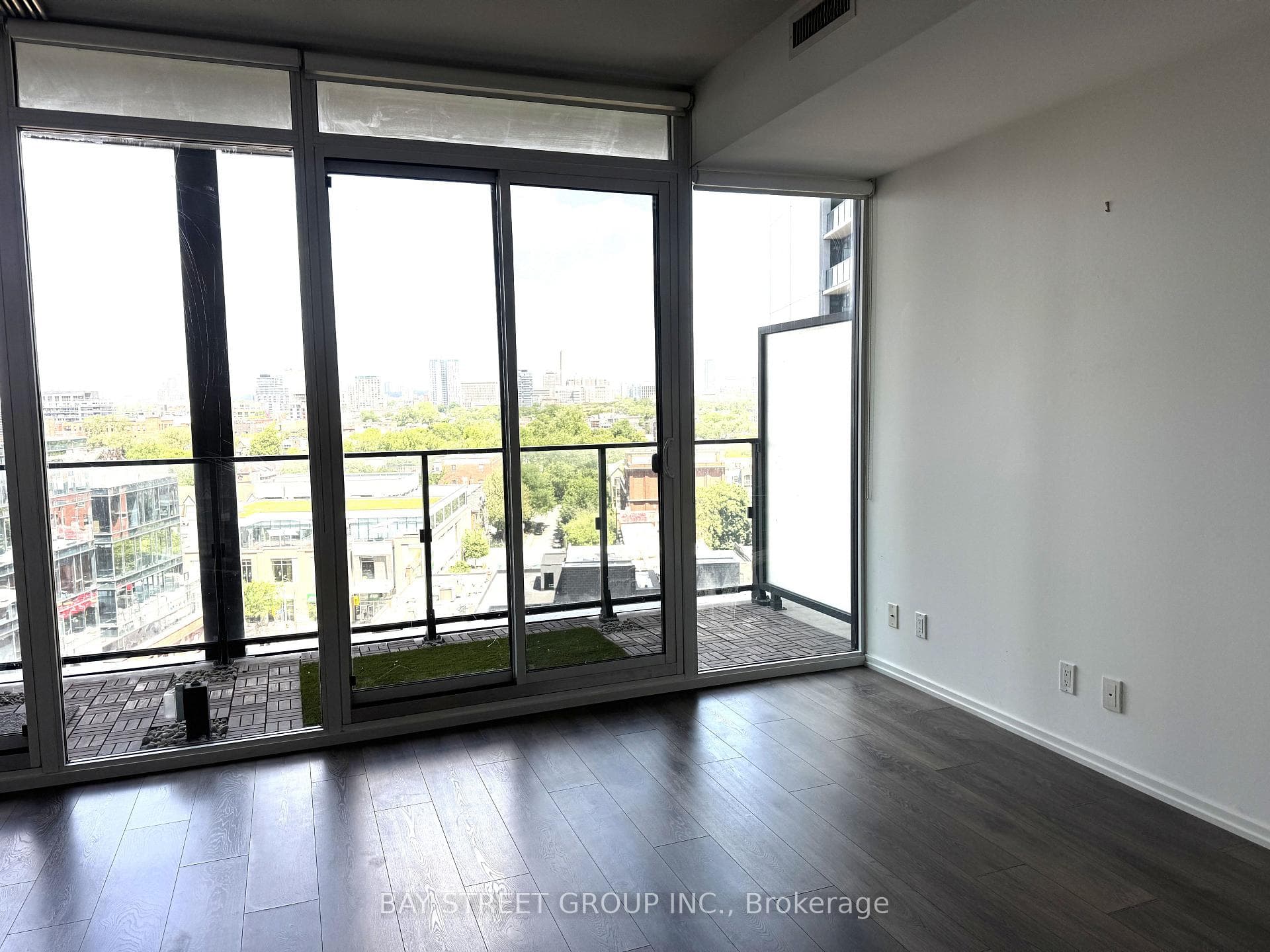 125 Peter Street Unit 904 photo 2