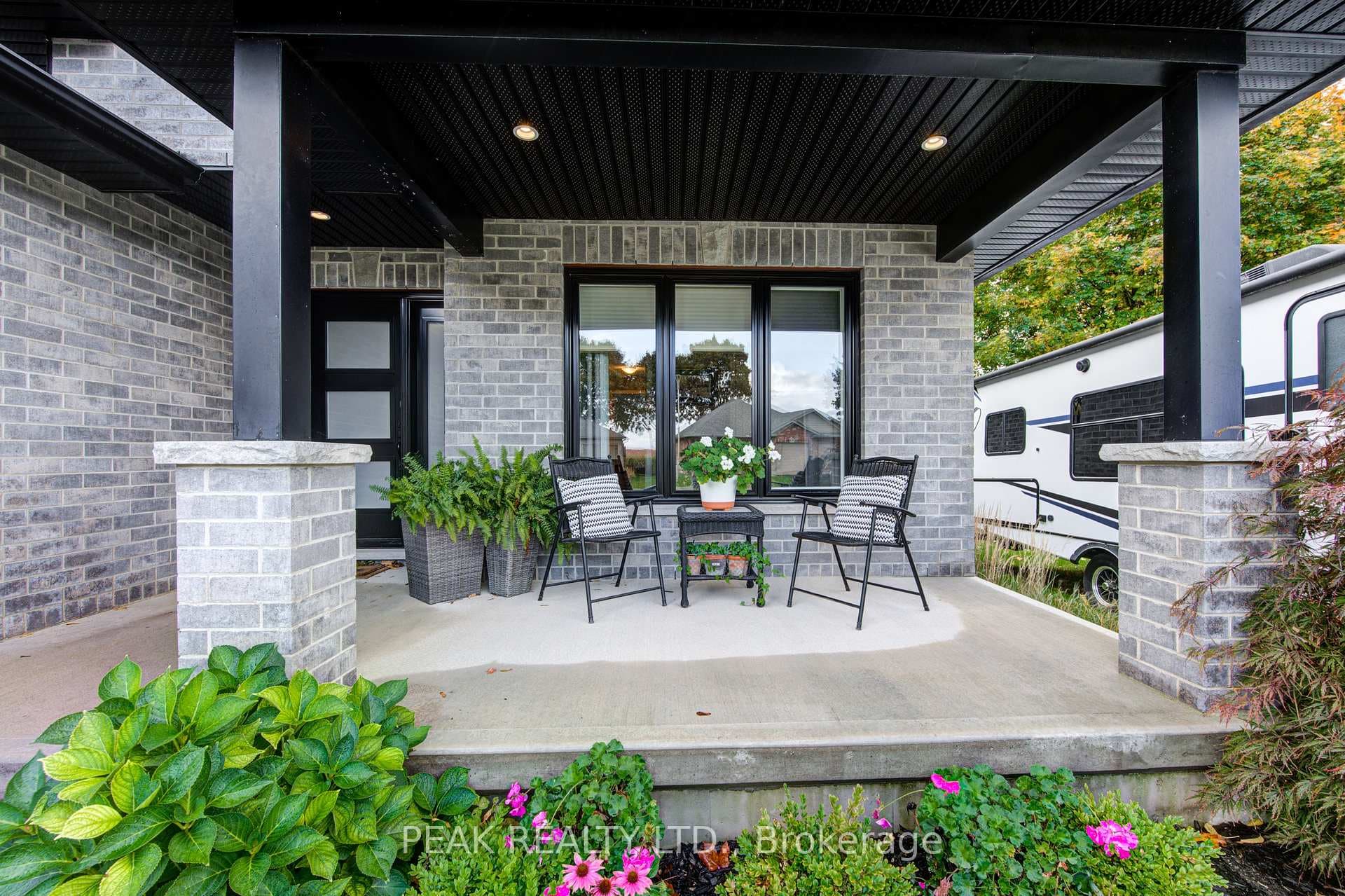 75 Jacob Street photo 2