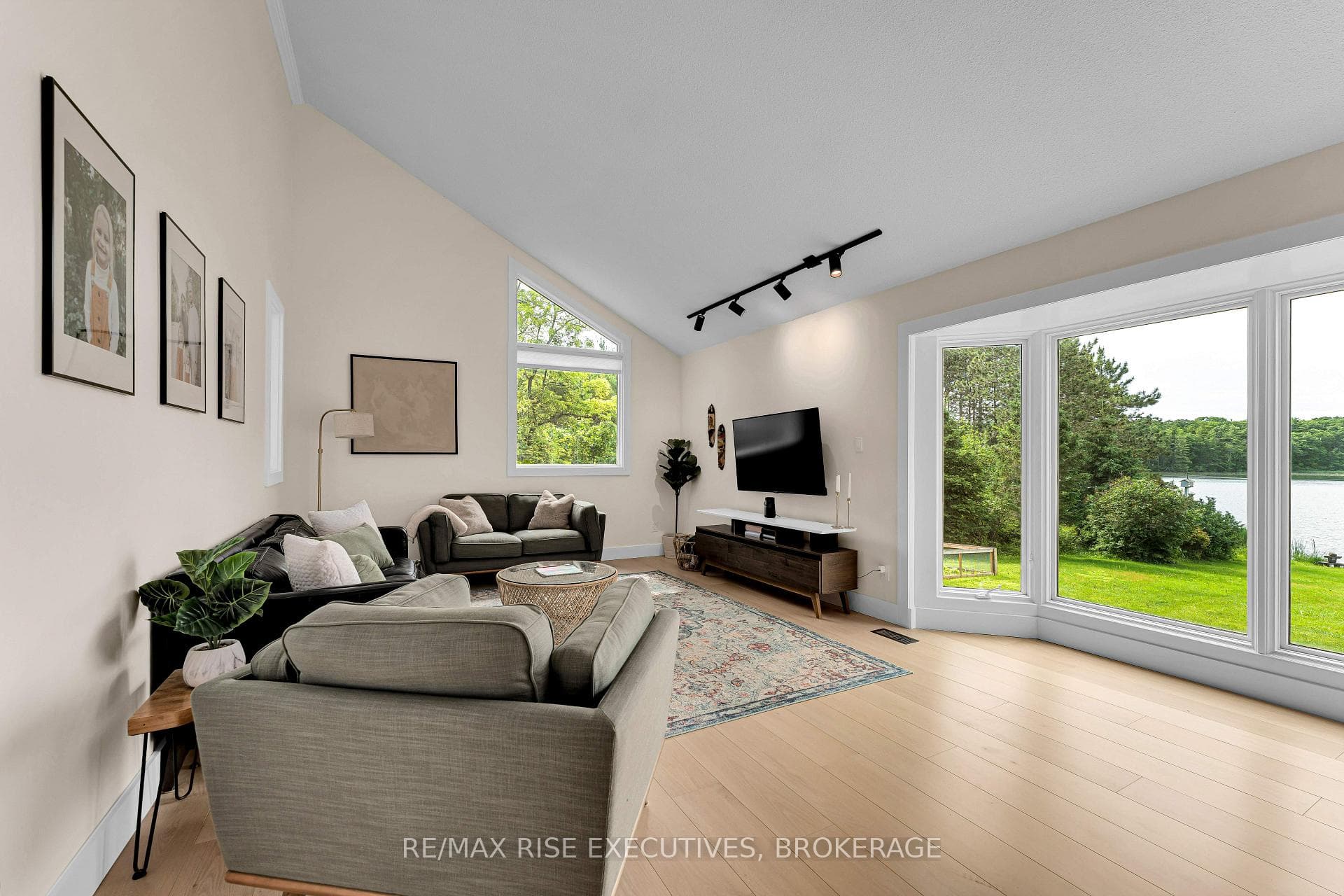 1520 Shore Road photo 13